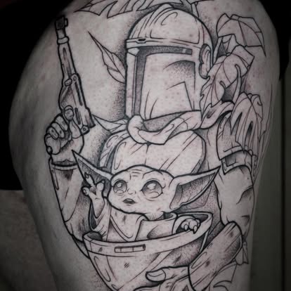 Tatouage fine line Mandalorien et Grogu sur cuisse